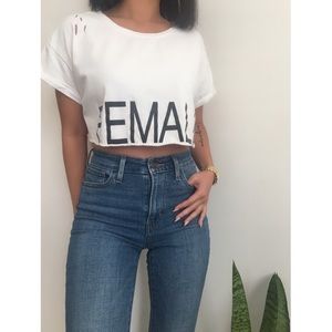 🐚White Female Crop Tee🐚